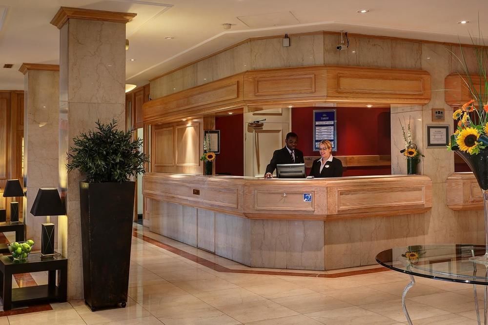 Doubletree By Hilton Reading M4 J10, An Hilton Hotel Wokingham Eksteriør bilde